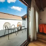 Casa de hóspedes Quarté Sayàl 4*